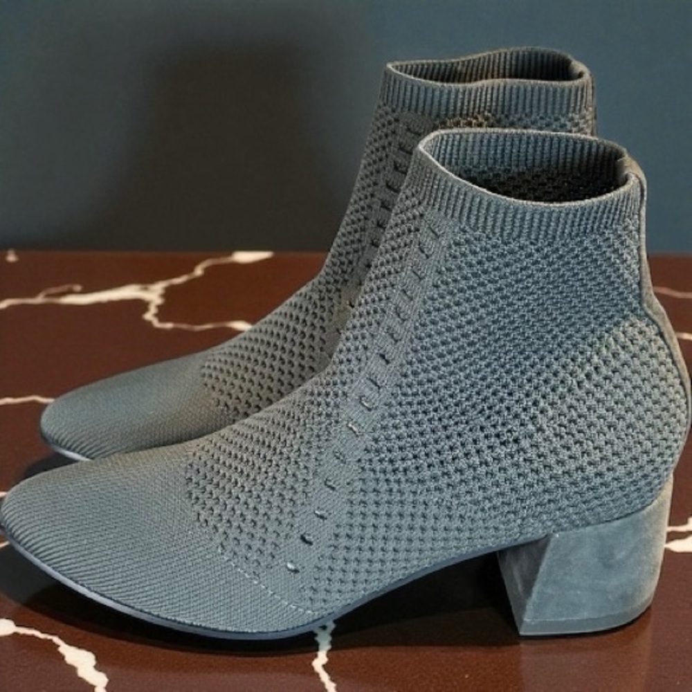 NWT Eileen Fisher ‘Honey Recycled Stretch Knit Bootie’ in “Graphite” Gray Size 5